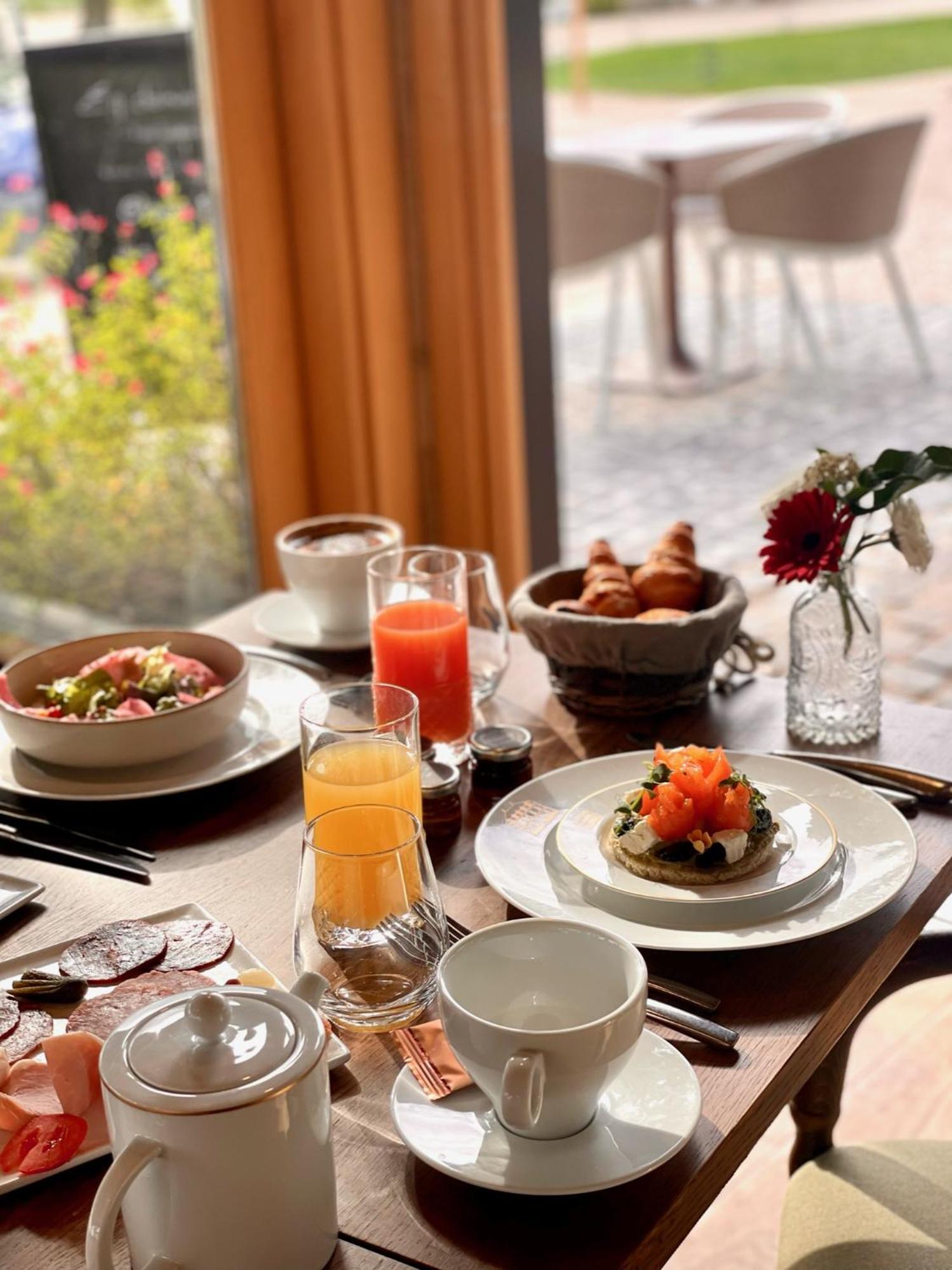 Domaine Du Roncemay - Hotel, Restaurants, Spa & Golf Aillant-sur-Tholon المظهر الخارجي الصورة