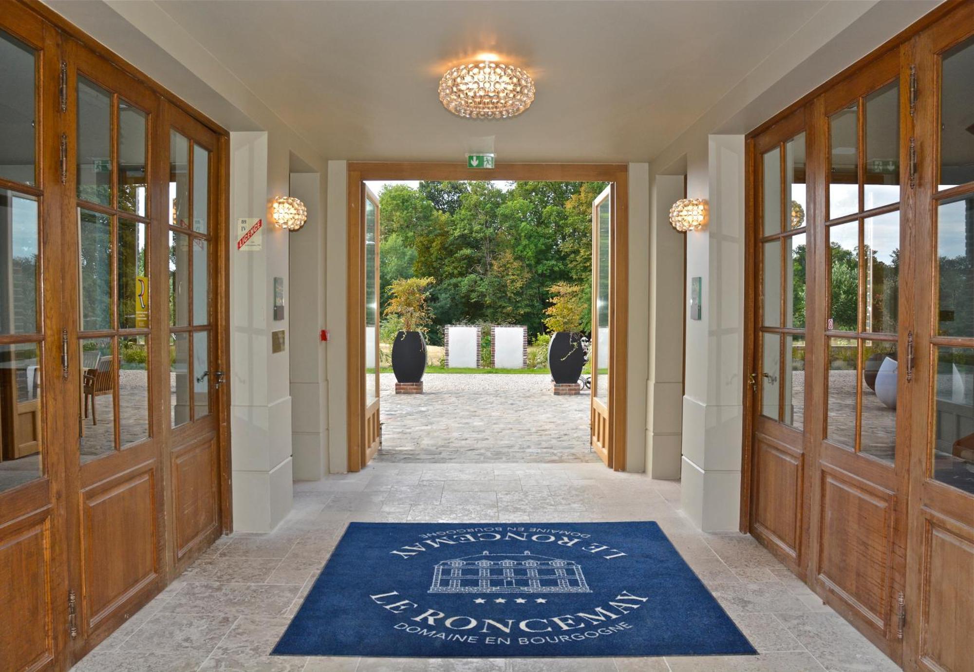 Domaine Du Roncemay - Hotel, Restaurants, Spa & Golf Aillant-sur-Tholon المظهر الخارجي الصورة