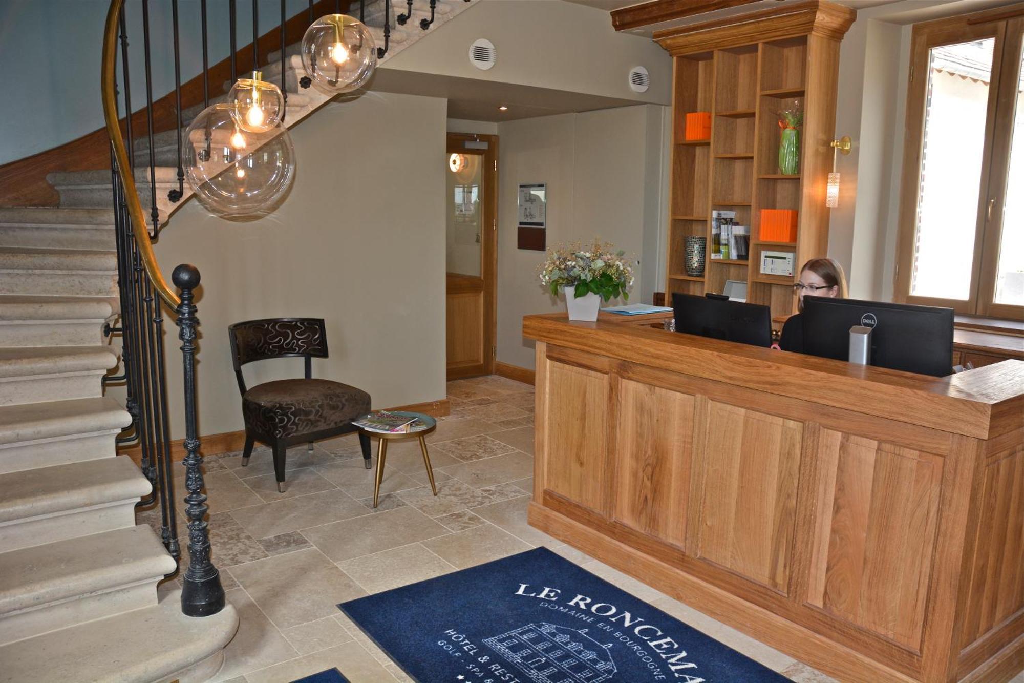 Domaine Du Roncemay - Hotel, Restaurants, Spa & Golf Aillant-sur-Tholon المظهر الخارجي الصورة